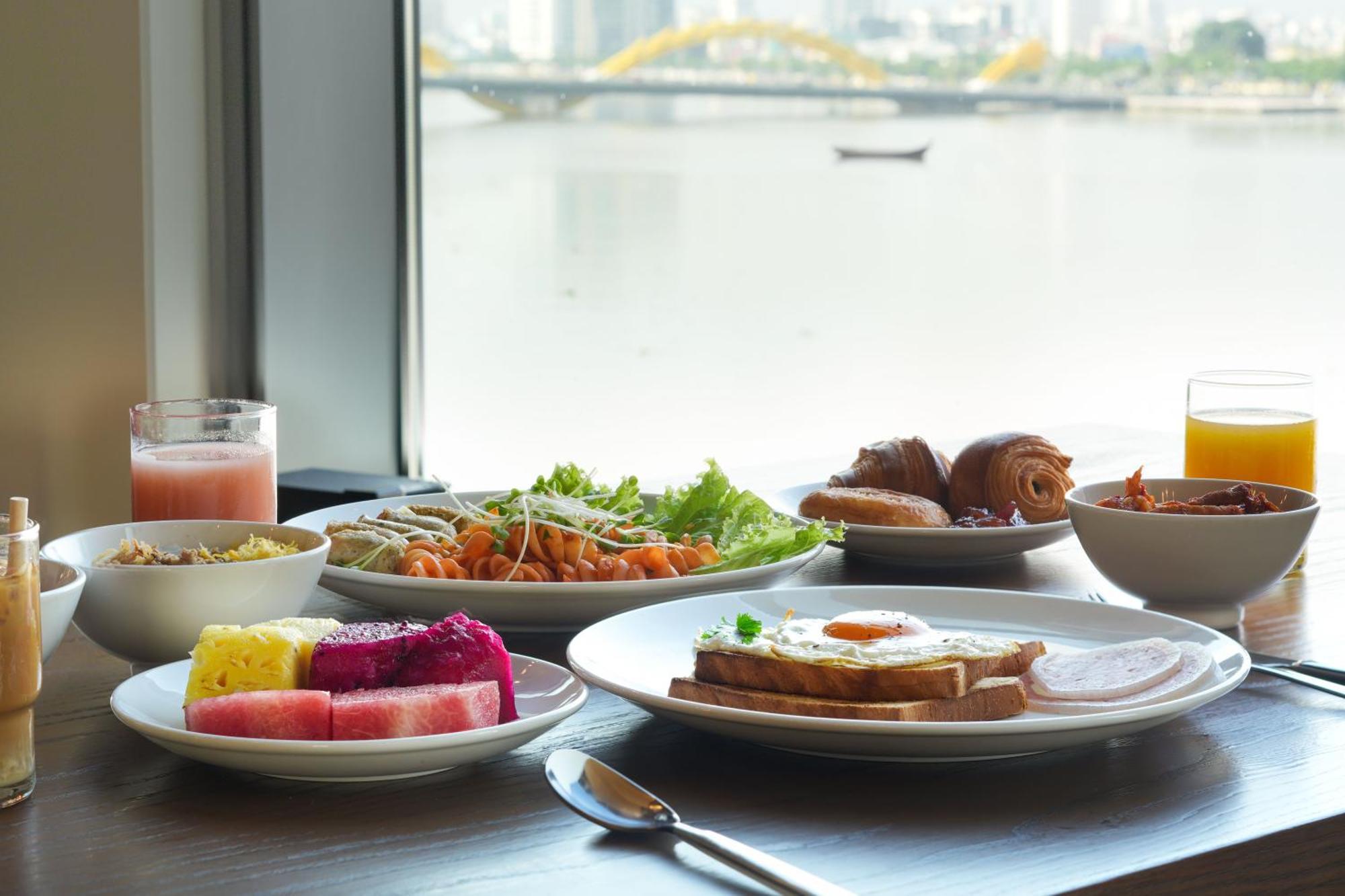 Wink Icon Hotel Danang Riverside - Luxury Suites - 24Hrs Stay & Rooftop Pool Bar Eksteriør bilde