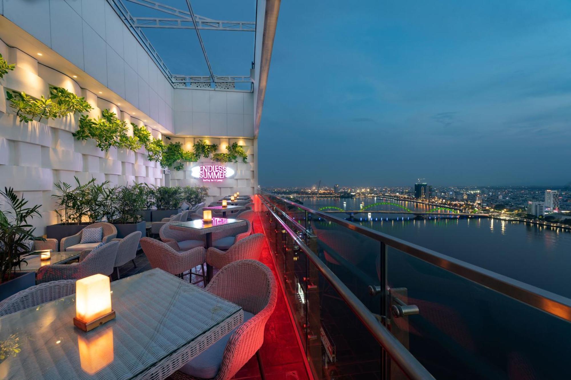 Wink Icon Hotel Danang Riverside - Luxury Suites - 24Hrs Stay & Rooftop Pool Bar Eksteriør bilde