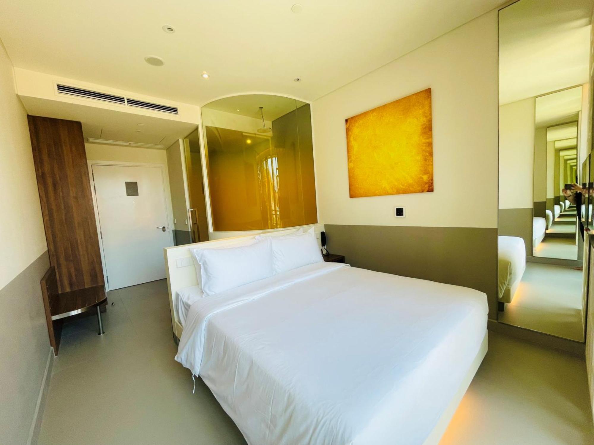Wink Icon Hotel Danang Riverside - Luxury Suites - 24Hrs Stay & Rooftop Pool Bar Eksteriør bilde